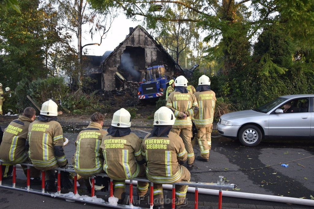 Grossfeuer Einfamilienhaus Siegburg Muehlengrabenstr P0923.JPG - Miklos Laubert